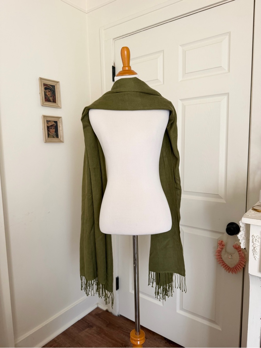 Gorgeous Vintage Olive Green Cashmere Piano Scarf Shawl Wrap 🌿